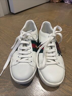 Gucci White Leather Sneakers with Green & Red Stripe